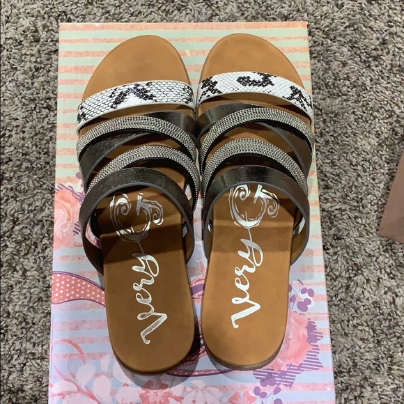 ❤️❤️❤️Super cute sandal❤️❤️❤️ - Picture 5 of 6